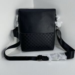 PURSE basket weave faux leather shoulder strap new tag Black Magnetic Square